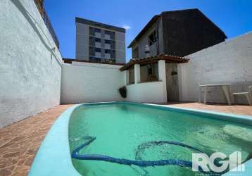 Casa com 3 quartos à venda na rua enfermeiro ventura, vila nova, porto alegre, 120 m2 por r$ 490.000