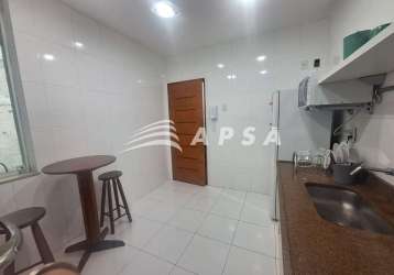 Esta espaçosa casa de 230 m² em laranjeiras está disponível para locação, oferecendo um ambiente ide