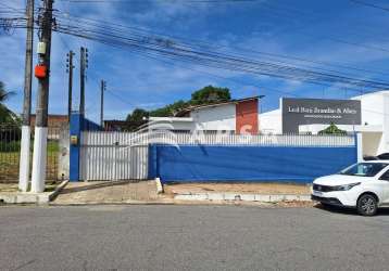 Casa para fins comercial ou residencial bem localizado na pitanguinha, 4 salas sendo 1 com banheiro;