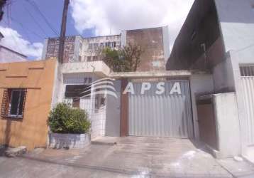 Apartamento ventilado com 03 quartos, sala, cozinha , banheiro, garagem  prox. ao colegio da policia