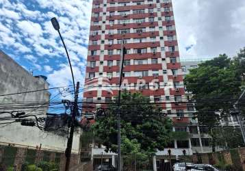 Encantador apartamento 3 quartos no coração de botafogo. composto por sala ampla e arejada, 3 quarto