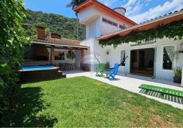 Excelente casa com piscina e churrasqueira - 5 dormitórios - garagem p/3 carros - guaiuba