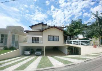 Casa residencial para venda e locação no condomínio bosque de grevílea.