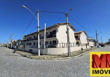 Casa duplex em condomínio a poucos metros da praia em cabo frio