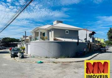 Casa independente de esquina no jardim excelsior em cabo frio