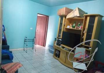 Casa a venda no bairro vila yara, com 2 dormitórios, 2 banheiros, cozinha, 2 vagas de garagem.