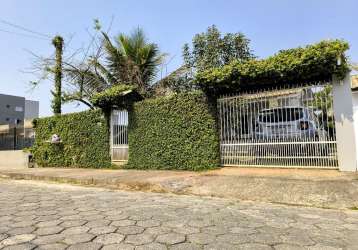 Casa espaçosa a venda na praia de gravatá -navegantes sc