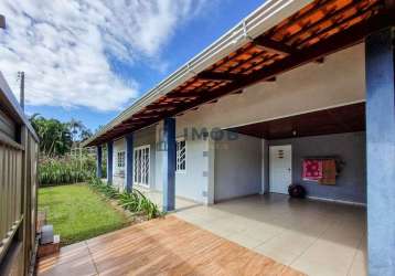 Casa com 1 suíte + 2 quartos, corupá