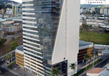 Andar corporativo no mais moderno edifício comercial da cidade com localização privilegiada ao lado do novo fórum.