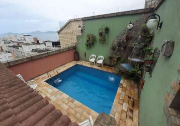 Cobertura triplex com piscina 1 quadra da praia com vista