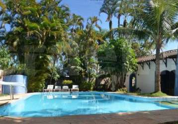 Casa térrea à venda no jardim virginia em guarujá.