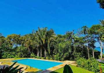 Casa à venda no condomínio iporanga em guarujá.