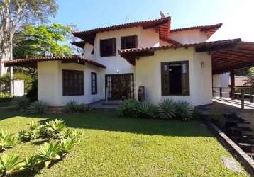 Linda casa duplex no melhor condomínio da região oceânica, vale de itaipú, 4 quartos, piscina.