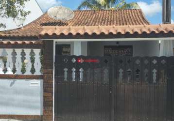 Aluguel de casa em iguaba grande-rj, bairro estação: 2 quartos, 1 suíte, 1 sala, 2 banheiros, 1 vaga, 70m²!