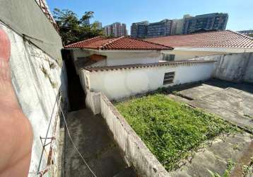 Terreno de 421 m² com casa para demolição ou reforma