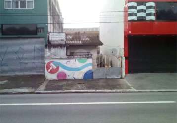 Casa térrea na avenida engenheiro caetano alvares, com 2 entradas/ saídas na rua de trás do imóvel.