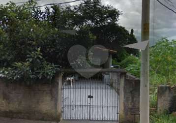 Casa térrea à venda no horto florestal