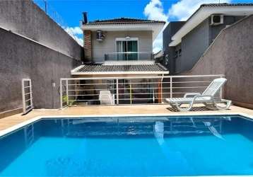 Lindo sobrado no horto, 3 suítes, piscina com área gourmet, 4 vagas de garagem