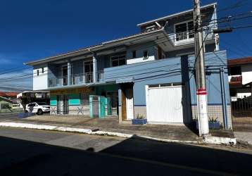 Casa com 03 dormitórios e salas comerciais, bela vista - são josé -sc