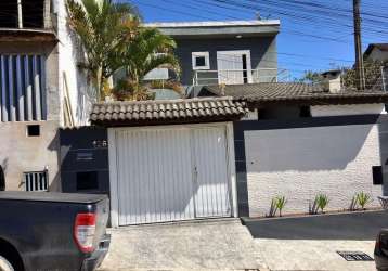 Linda casa a venda com 3 suites em arujá/sp