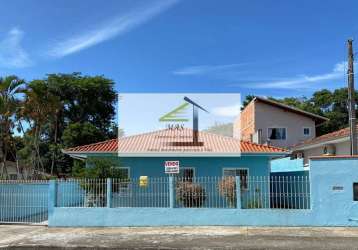 Linda casa à venda de 3 dormitórios em excelente localização em biguaçu