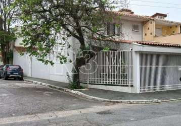 Casa inteiramente reformada - maravilhosa em rua traquila