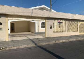 Casa comercial à venda na rua josé de barros, parque itamarati, jacareí, 245 m2 por r$ 915.000