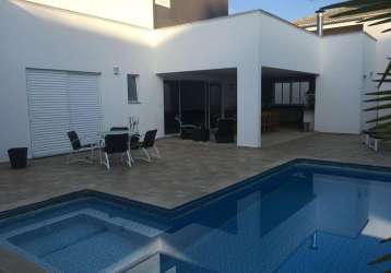 Casa em condomínio fechado com 3 quartos à venda na rua das azaléias, residencial santa helena, caçapava, 290 m2 por r$ 1.384.500