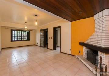 Vendo casa próximo ao calçadão de ipanema, orla do guaíba em porto alegre