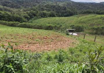 Ótimo terreno em local alto para construção de casa de campo em campo magro.