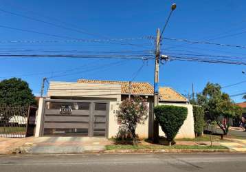 Linda casa de esquina vila nasser