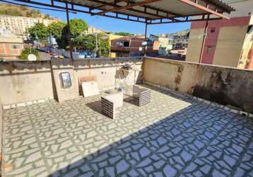 Excelente casa à venda, com 2 salas, 2 quartos, terraço e vaga de garagem, em vila kosmos