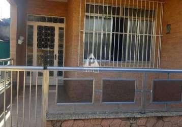 Duas casas em condomínio, 5 quartos, 2 suites, 4 banheiros, 3 salas, 2 varandas e terraço no parque anchieta