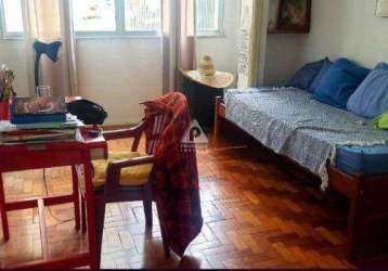 Apartamento com 3 quartos e 2 banheiros