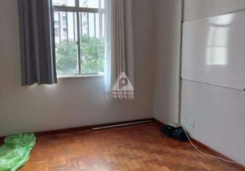 Apartamento com vista livre, 3 quartos e vaga no catete.