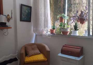 Apartamento tipo casa om 2 quartos e vaga na rua do russel - gloria