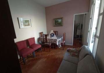 Vende-se excelente 3 quartos em laranjeiras.