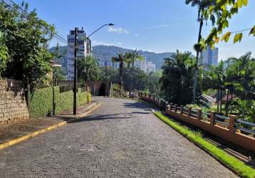 Terreno residencial com 996,11m² à venda no bairro atiradores