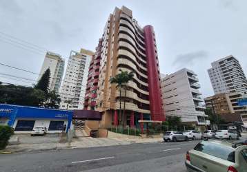 Cobertura duplex com 3 suítes mais 1 quarto à venda no centro