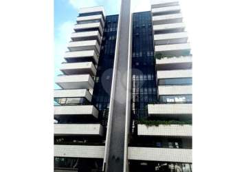 Amplo apartamento no meireles, 199m²