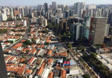 Cobertura duplex de 175 metros quadrados com 3 suítes e 3 vagas de garagem.