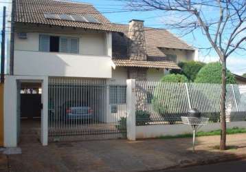 Casa com 2 quartos à venda na rua barroso, zona 03, maringá por r$ 1.800.000