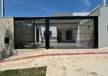 Casa com 2 quartos à venda na rua paulo mendes neto, jardim freitas, maringá por r$ 380.000