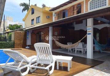 Casa com 4 quartos à venda na josé rosa cherem, 29, canasvieiras, florianópolis, 198 m2 por r$ 1.989.000