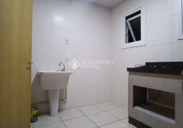 Apartamento com 2 quartos para alugar na rua guanabara, 110, ouro branco, novo hamburgo, 52 m2 por r$ 1.290