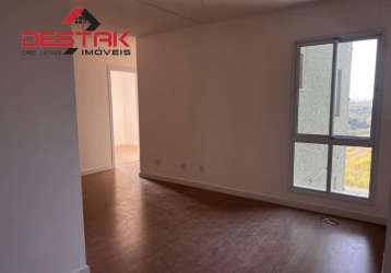 Apartamento a venda no differenziato residencial, andar alto e todo em piso laminado.