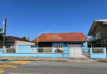 Casa com 3 quartos à venda na rua senador rodrigo lobo, 542, iririú, joinville por r$ 755.000