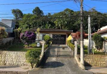 Casa averbada com terreno de 1013m², com 3 dormitórios