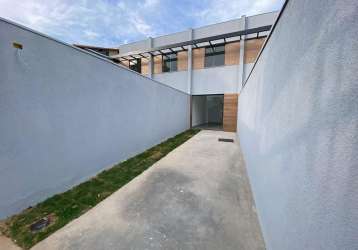 Casa geminada de dois quartos no bairro piratininga