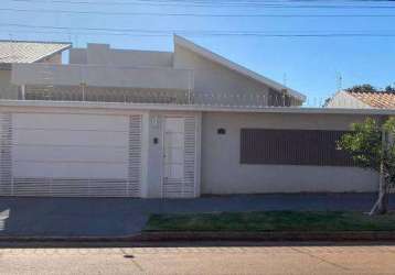 Casa riquíssima em acabamentos e armários